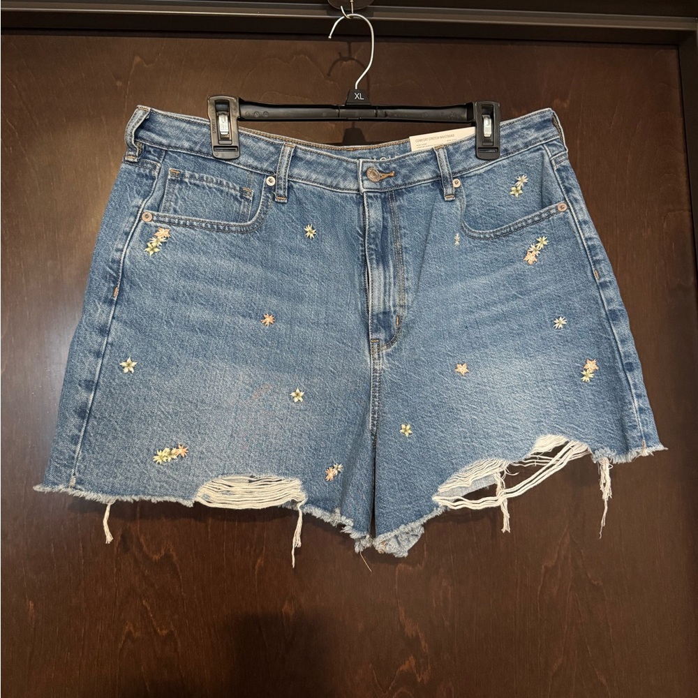 American Eagle Embroidered Mom Shorts
